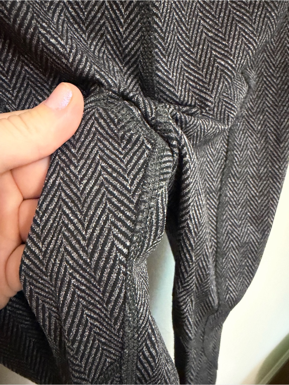 Lululemon Run: Inspire Crop II *All Luxtreme Size 4 grey - Picture 11 of 12